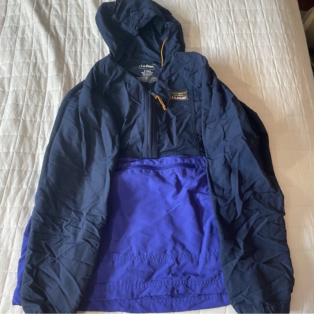 L.LBean Windbreaker!